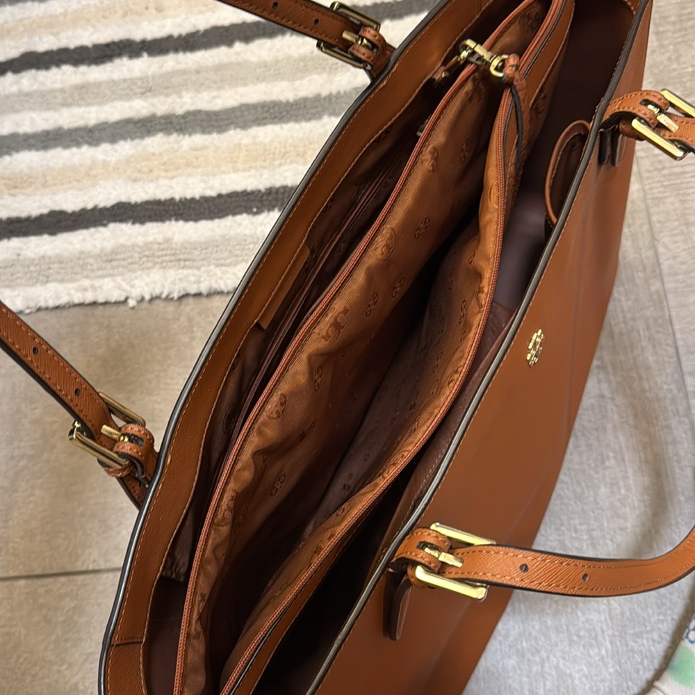 large tory burch work tote with zipped laptop sleeve - Picture 2 of 6